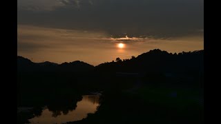 牡丹亭組曲 第一樂章〈遊園〉良辰美景奈何天 賞心樂事誰家院 惜玉憐香 蜂飛蝶戀 曲盡于飛 紅桃呈艷    台北文山 道南河濱公園 2021-09-17 (1)