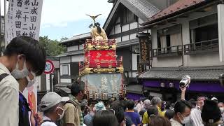 仲之町の山車 近江屋さん前で一旦停止して記念写真を撮影との事です〜　成田祇園祭2022楽日にて　2022年7月10日　 00044