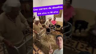 Carrera de abuelitas para ejercitarse.