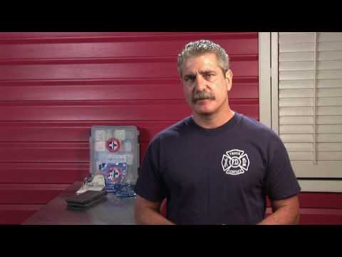 First Aid Tips : How to Treat a Yellow Jacket Sting First Aid Tips : How to Treat a Yellow Jacket Sting