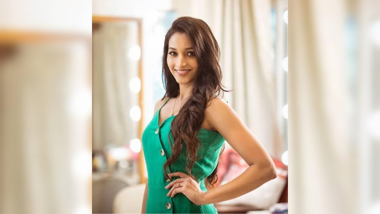 Srinidhi Shetty Rejects Seven Films For KGF: Chapter 2 - YouTube