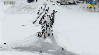 EUROPAEUS LUISTELEE. School on ice. UKRAINA TAISTELEE. Contrast between peace and war. Peace now!