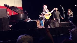 Willie Nelson and Henry Garza  Los Lonely Boys I'll Fly Away Live in Florida