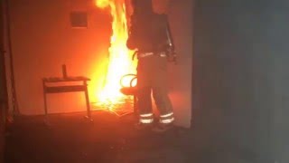 Þróun innanhússelds 2. Þrusk fræðslusetur / Brand teori / Fire behavior