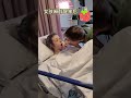 年轻女子麻醉后对男友的反应young woman reacts hilariously to her boyfriend after anesthesia