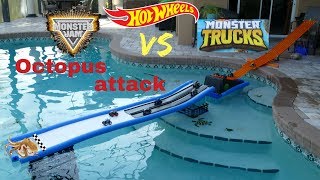 Hot Wheels octopus attack fat track pool water slide Monster Truck vs Monster Jam tournament race