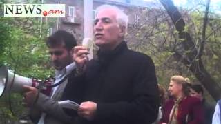 Opposition candidate for Armenian mayor meets with voters in Yerevan