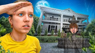 EXTREME HIDE AND SEEK IN A HAUNTED HOUSE!!