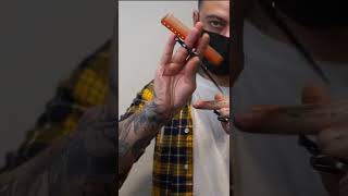 HOW TO HOLD SCISSORS CORRECTLY ( BARBER TUTORIAL)