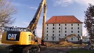 Abbruch eines VSE Getreidespeichers in Ebstorf mit zwei große Abbruchbagger Cat 349E und Cat 336E