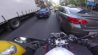 🏍 Filtering through Melbourne on a 2016 Triumph Street Triple R