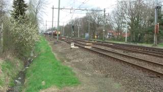 DBSRN 6411 met lege dolime trein.