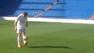 Chicharito steps on the pitch in the Bernabéu for the first time as a Whites player