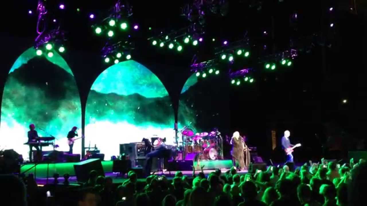 Fleetwood Mac "Rhiannon" Live - January 17, 2015 Lincoln, NE - YouTube