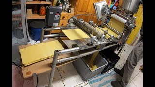 Mittelwand Maschine selber bauen/Станок для производства вощины/beeswax foundation machine.