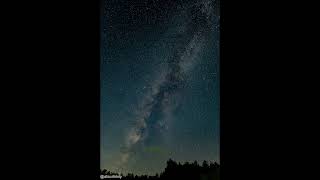 【HDタイムラプス】天の川に沿って流星が流れます