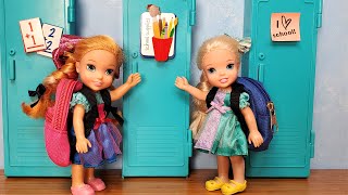 New School year ! Elsa & Anna toddlers are not in the same class - Barbie - new teachers  & students