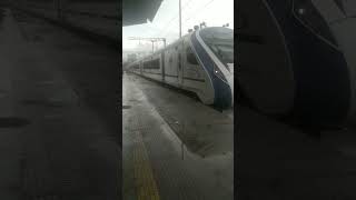 20706 Jalna vande Bharat Express at Thane #indianrailways #railway #shortsviral #shorts #train#trend