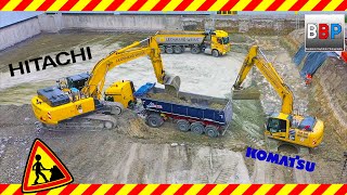 Komatsu PC240NLC, Hitachi ZX 300-7 (?), Mercedes-Benz Trucks, Obersontheim, 2022.