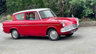 Ford Anglia Car ( 1962 )