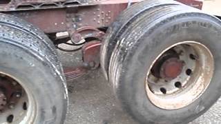 Volvo F89-32 6x2, steel suspension tag axle: lifting the axle