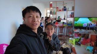 大年三十和家人團聚，一家人熱熱鬧鬧吃團圓飯，這感覺真好the Spring Festival; Chinese New Year【我是杰少】