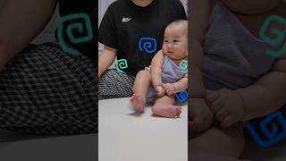 혼자 앉기 연습하는 6개월 아기 #아기 #babyshorts #baby #혼자서도 #아기놀이 #