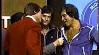 Roddy Piper Greeting The Briscos (1982).MP4