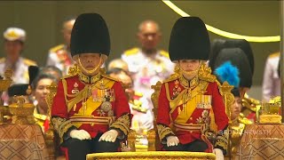 พระบาทสมเด็จพระเจ้าอยู่หัว เสด็จพระราชดำเนินไปในพิธีสวนสนามและถวายสัตย์ปฏิญาณตนของทหารรักษาพระองค์