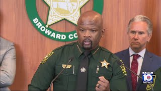 Sheriff defends arrested jail deputies
