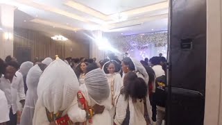 #ናብ ዚ ገዛ እንትብገስ  ድምፃዊ ኤፍሬም ፀጋይ ቃዉ ቃዉ ኣቢልዋ ዳስ ዝገርም ዉራይ ዋዉ