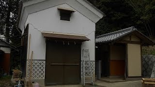 第１群捕獲翌日　神輿倉の裏庭2014年4月23日【お宮さんのニホンミツバチ】