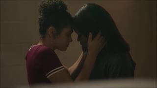 Simone - All Lesbian Kisses (+2x09) | STAR