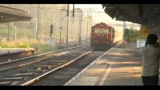 Mail/Express Trains Hitting Top Speeds at Bhandup Station, Mumbai Suburban Railway