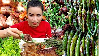 ก๋วยเตี๋ยวเนื้อตุ๋น ลูกชิ้นเน้นๆ น้ำเข้มข้นเเกล้มพริกจี่จิ้มกะปิผักสดๆเเซ่บจัดจ้าน|ส้มซ่าพาเเซ่บ