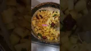 🥔దీనిని ఇష్టపడని వాళ్ళు ఎవరైనా ఉంటారా |potato |yummy |tasty |spicy |ytshorts |shorts |recipe