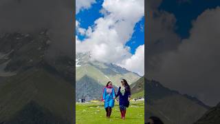 Uff this view yaar 🥹❤️❤️ #jannatkashmir #mountains #travel #sonmarg #nature #pahalgam #lovesong