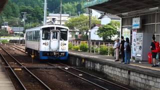 窪川駅に入線するキハ32 3（鉄道ホビートレイン）