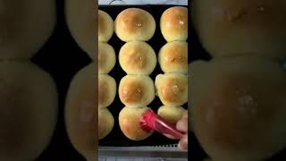 Easy yeast roll recipe for Thanksgiving