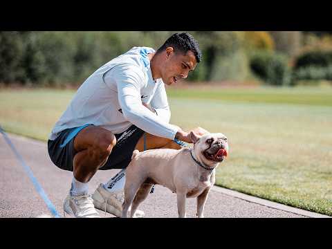 MADDISON, INGLATERRA, PEDRO PORRO Y OTROS DAN LA BIENVENIDA A LOS AMBASSA-DOGS AL ENTRENAMIENTO DEL TOTTENHAM HOTSPUR