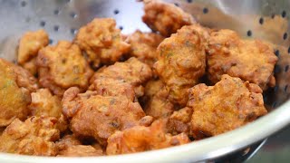 ചൂട് ചായയ്ക്കൊപ്പം കറുമുറെ പക്കുവട | Crispy Onion Pakoda | Snacks Malayalam | Ulli Bajji Pakkuvada