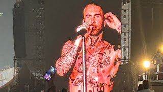 Payphone - Maroon 5, Live at Mumbai, India @Maroon5