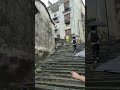 撑着伞一步一步踩在台阶上是烟雨江南呀 china travel village wuyuan 婺源 jiangxi