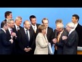 bundeskanzlerin angela merkel singt die deutsche nationalhymne in arnsberg neheim