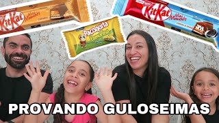 PROVANDO GULOSEIMAS - paçoca de pamonha, KitKat caramelo, kitkat cookies and cream, batom de morango