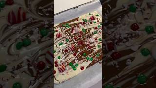 🎄❤️🍫 #chocolatebark #christmas #peppermintbark #peppermint  #easyrecipe  #christmastreats #asmr