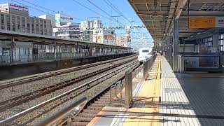 16両編成の新幹線が、浜松駅に入ってくる瞬間