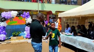 PIA NYINYI HAMNA UNIFORM!!! ONSONGO CRACKS RIBS AT PATMOS MONTESORRI SCHOOL @onsongocomedy