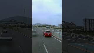 車が道路上で故障した時の対応知らないのか？