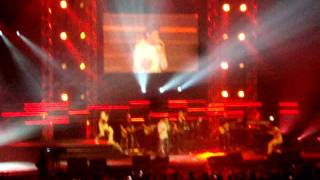 Kevin Idool on stage lotoarena she's got move's